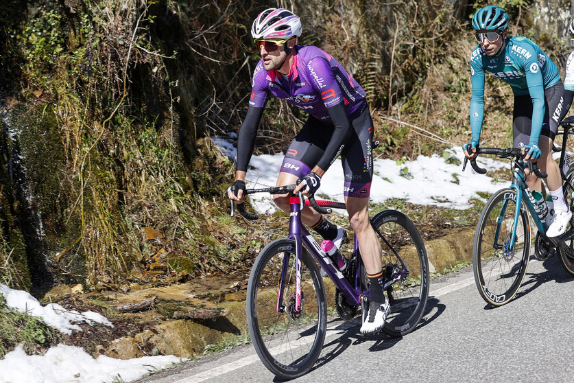 Itzulia Basque Country 2022 - 61st Edition - 2nd stage Leitza - Viana 207,6 km - 05/04/2022 - Ander Okamika (ESP - Burgos - BH) - photo Luis Angel Gomez/SprintCyclingAgency©2022