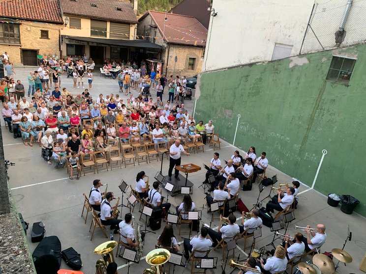 CONCIERTO DE LA BANDA EN CABREJAS (2)