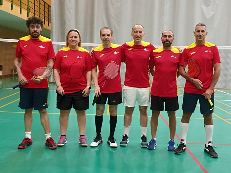 Sergio, Cristina, Manuel, Santiago, David y José Carlos / Prensa Bádminton Soria