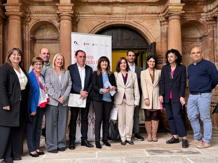 Diputación celebra el Día de la Mujer Rural  (1) (2)