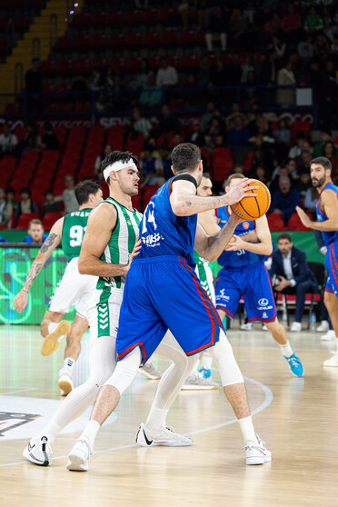 Real Betis Baloncesto-Silbö San Pablo Burgos (Firma – Real Betis Baloncesto) (2)